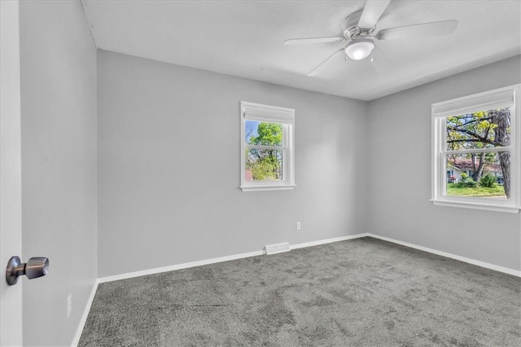 510 NE RICHARDSON Place — photo 14