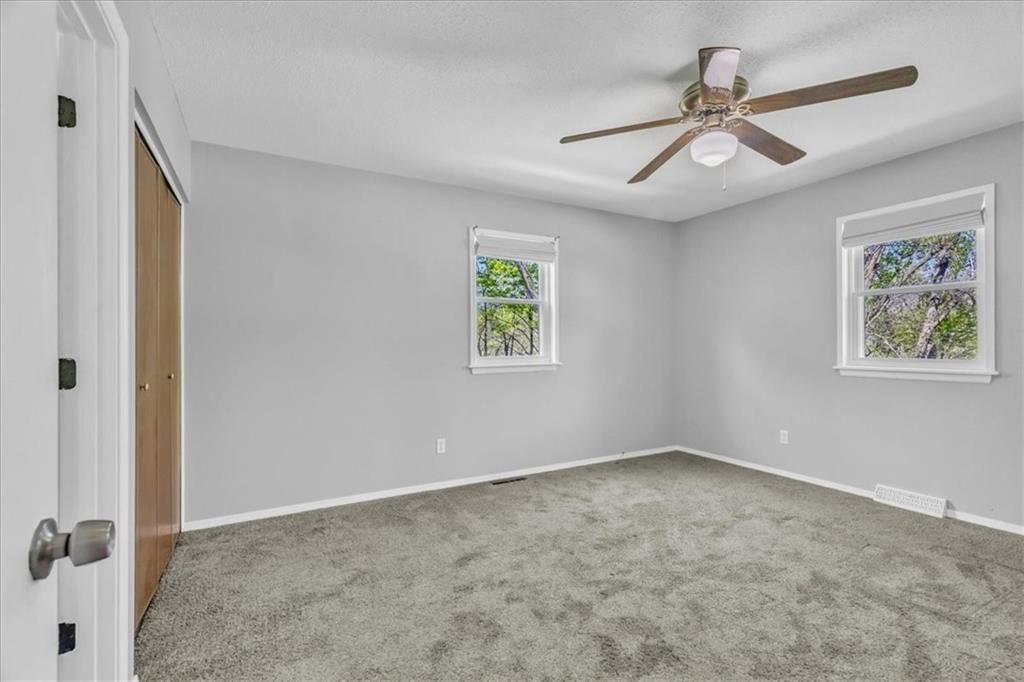 510 NE RICHARDSON Place — photo 16