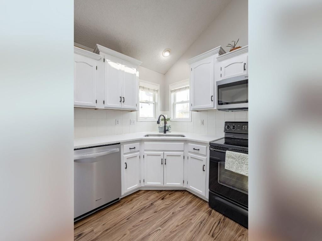9114 N Mersington Avenue — photo 12