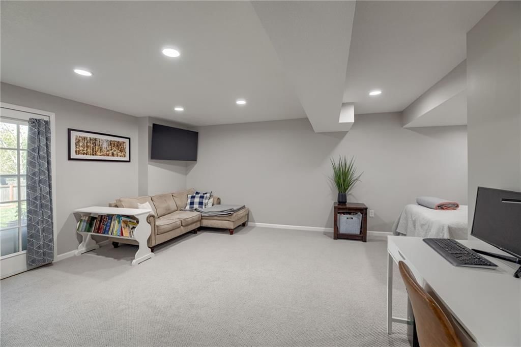 9114 N Mersington Avenue — photo 41