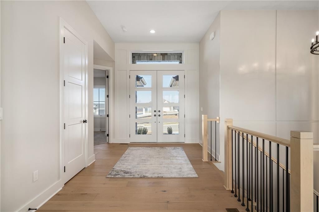 605 Hampstead Drive — photo 4