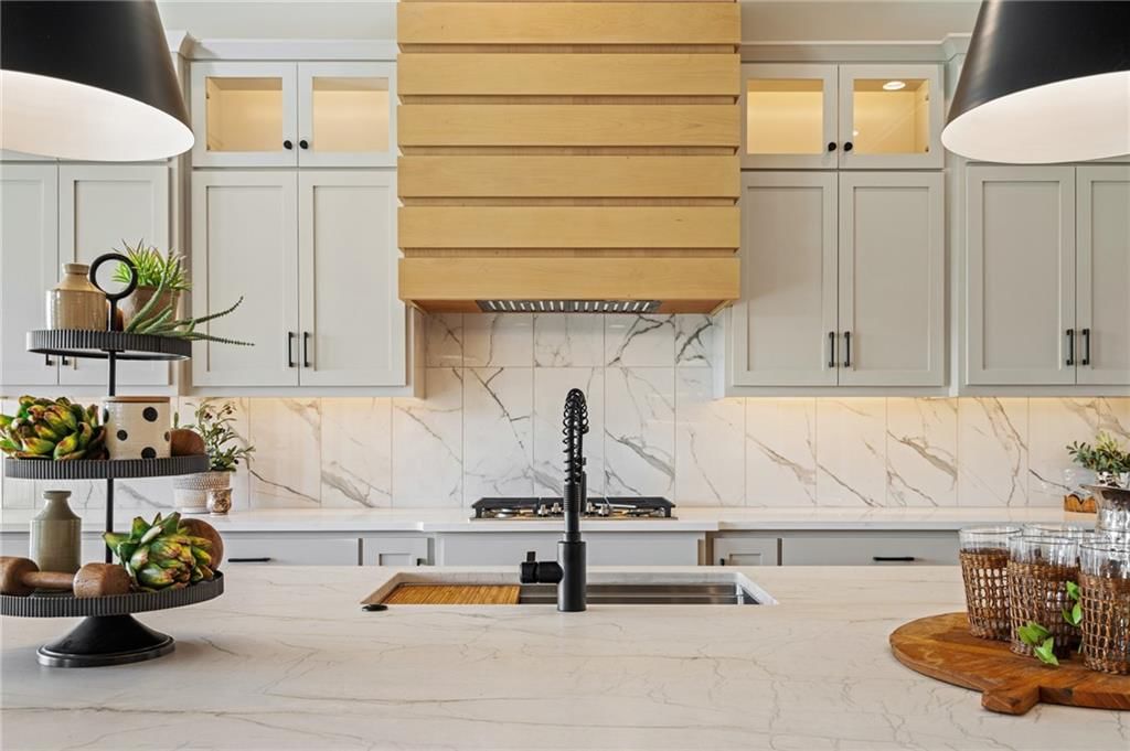 605 Hampstead Drive — photo 16