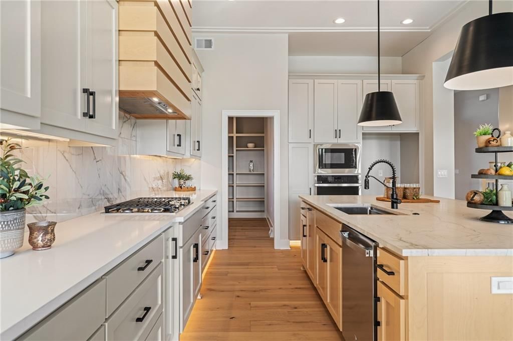 605 Hampstead Drive — photo 21
