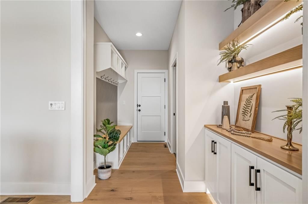 605 Hampstead Drive — photo 36