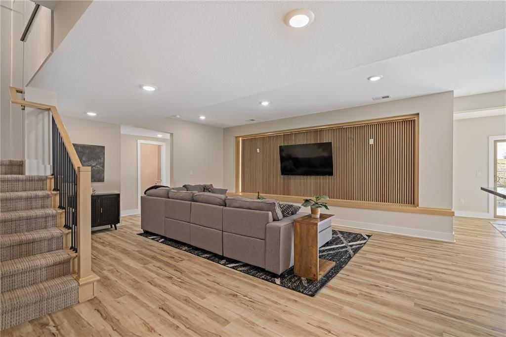 605 Hampstead Drive — photo 53
