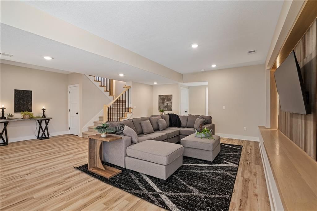 605 Hampstead Drive — photo 55