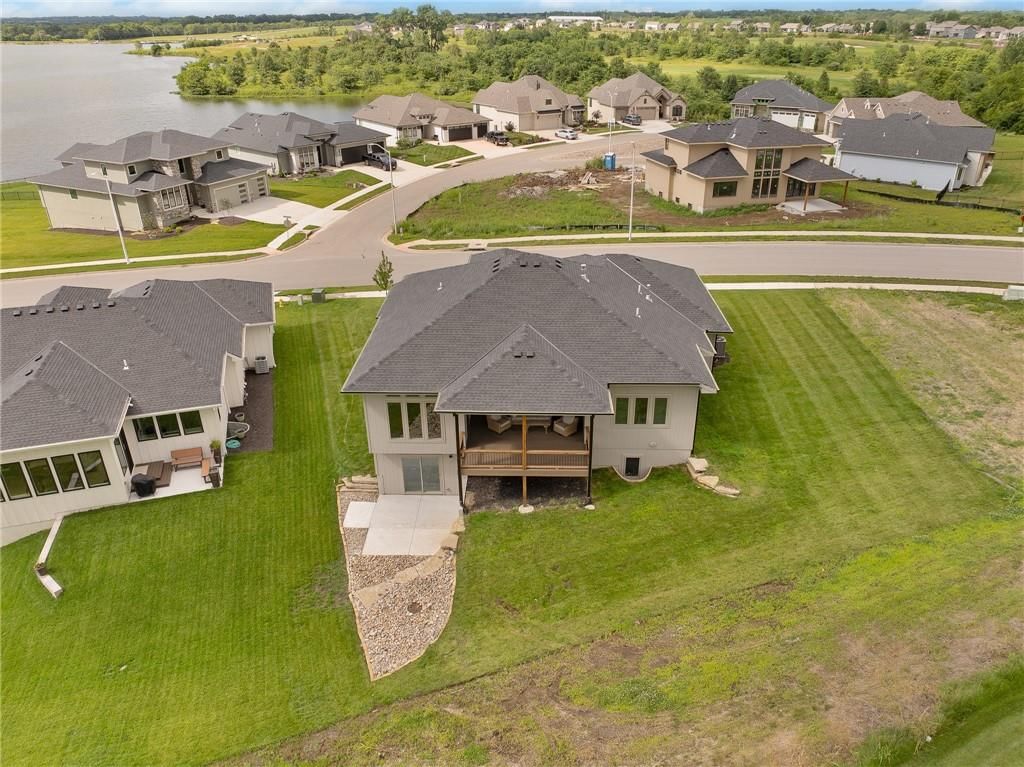 605 Hampstead Drive — photo 81