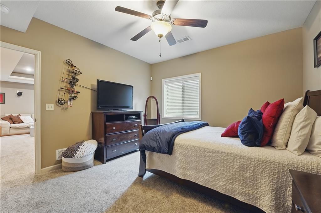 15504 Canterbury Street — photo 39