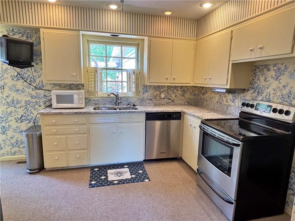 610 S Woodland Street — photo 11