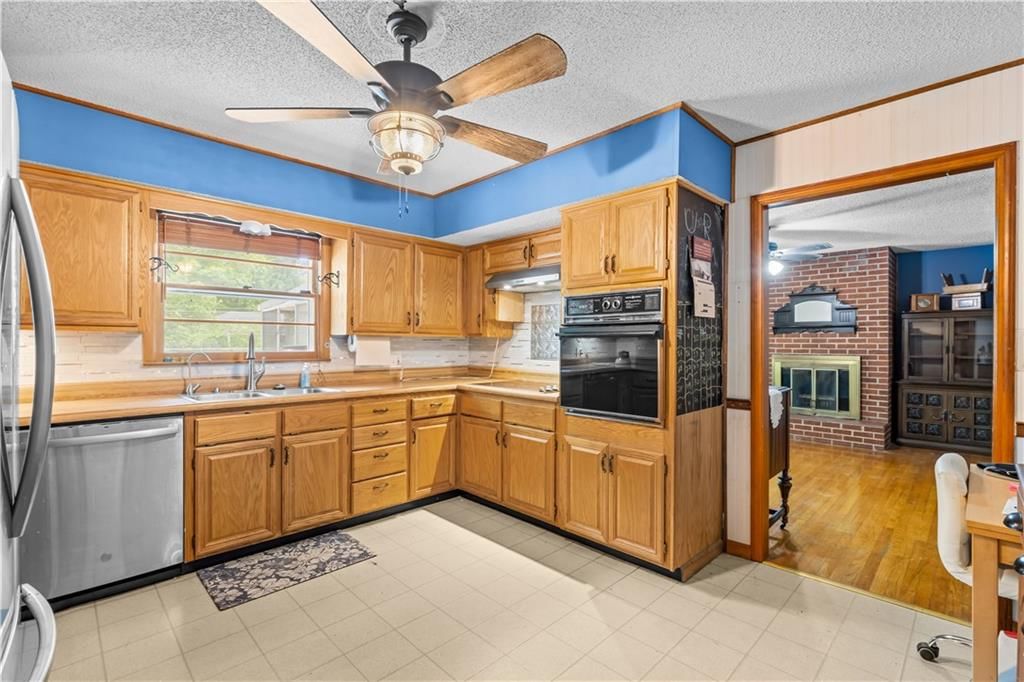 10915 Cypress Avenue — photo 8