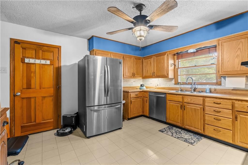 10915 Cypress Avenue — photo 10