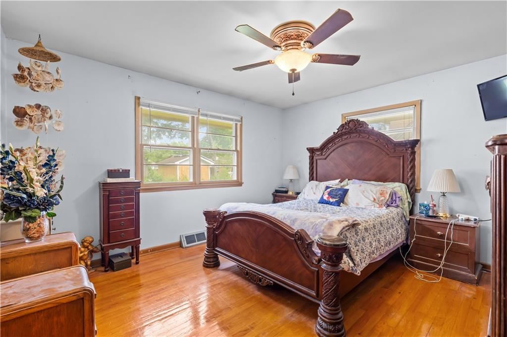 10915 Cypress Avenue — photo 12