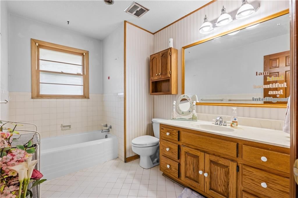 10915 Cypress Avenue — photo 16