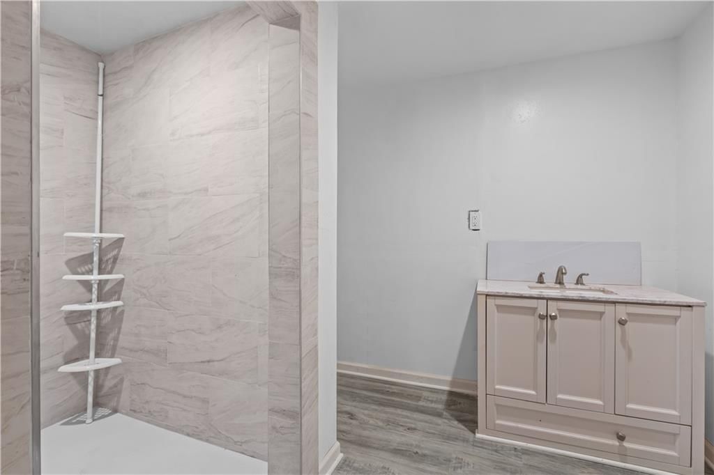 10915 Cypress Avenue — photo 20