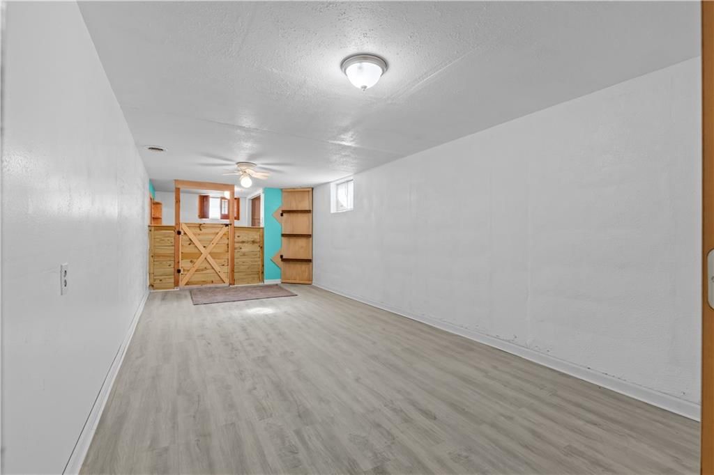 10915 Cypress Avenue — photo 22