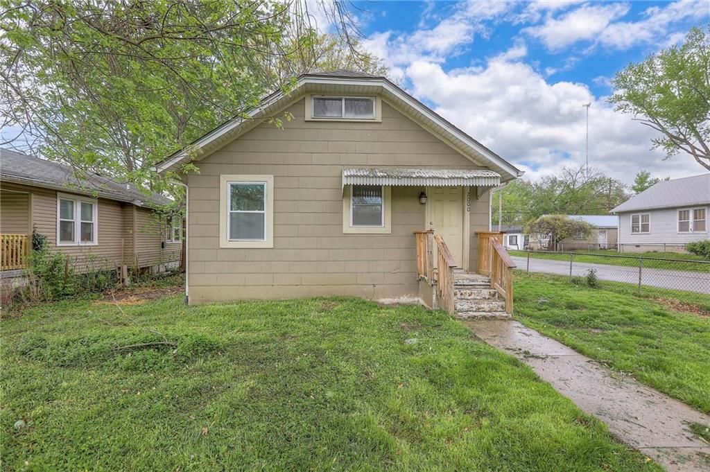2000 S OVERTON Avenue — photo 11