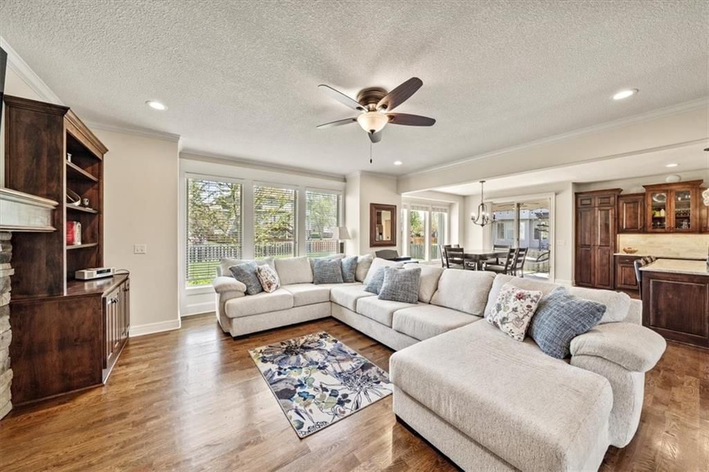 7927 Apache Road — photo 10