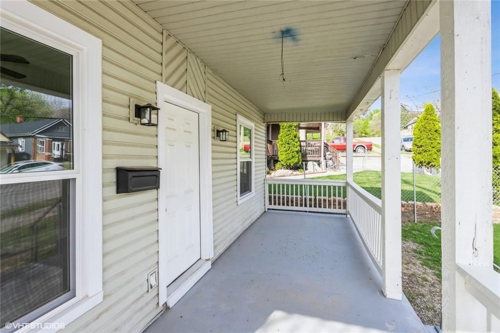 1209 Lowell Avenue — photo 2