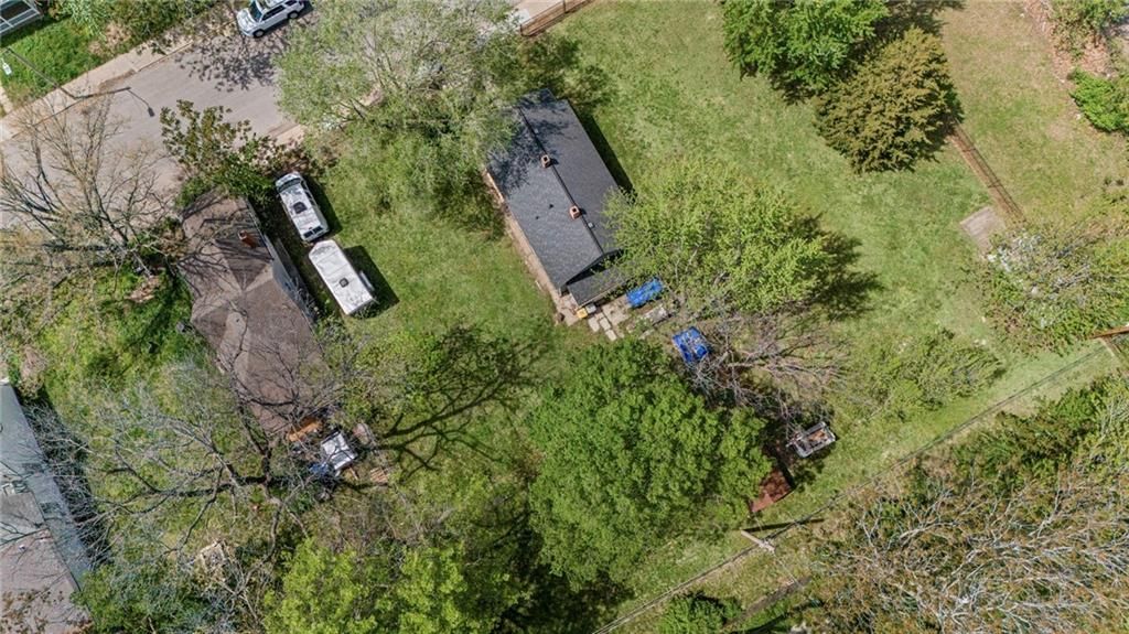 3225 Holmes Street — photo 3