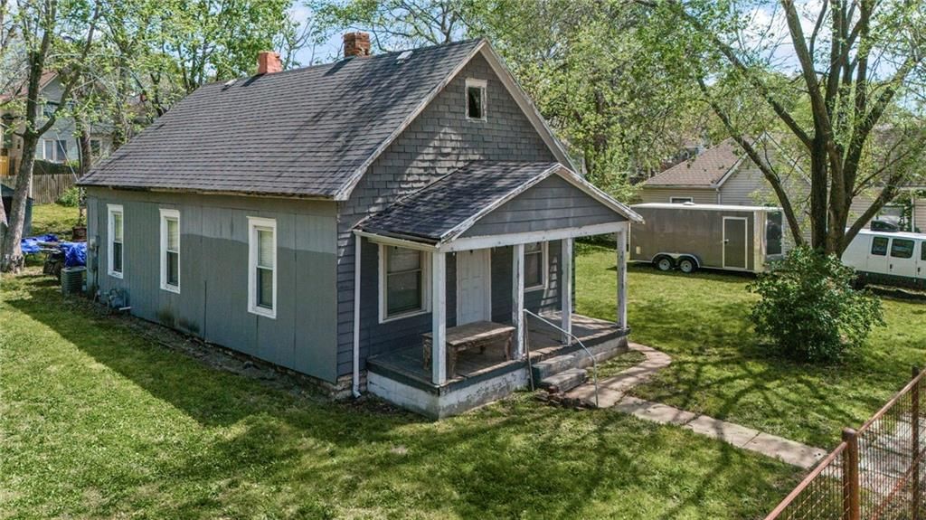 3225 Holmes Street — photo 7