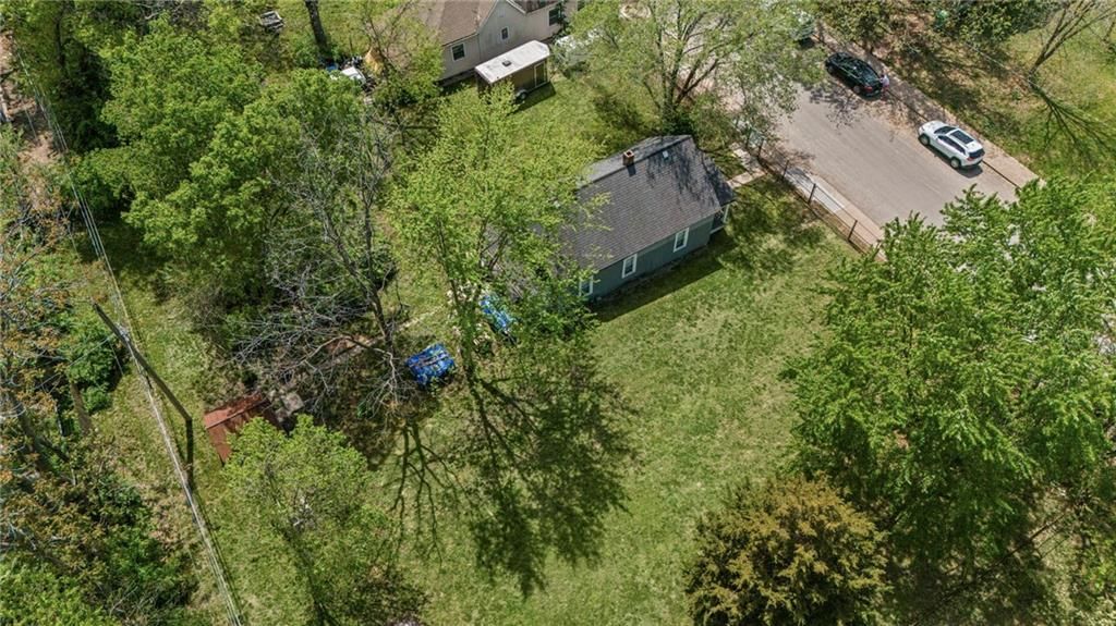 3225 Holmes Street — photo 9