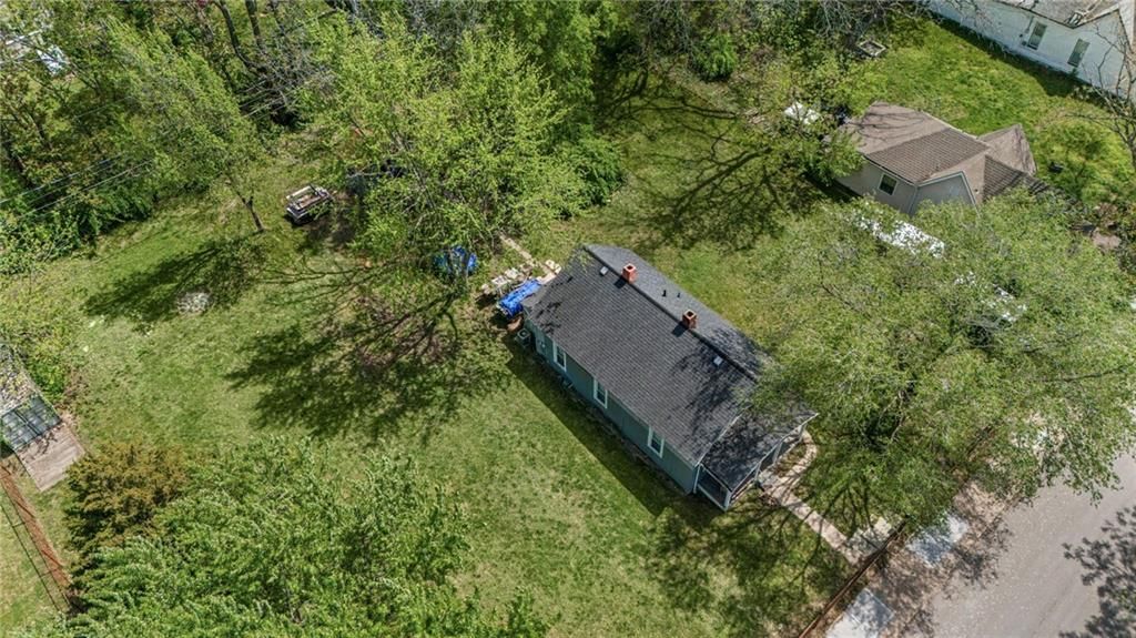 3225 Holmes Street — photo 5