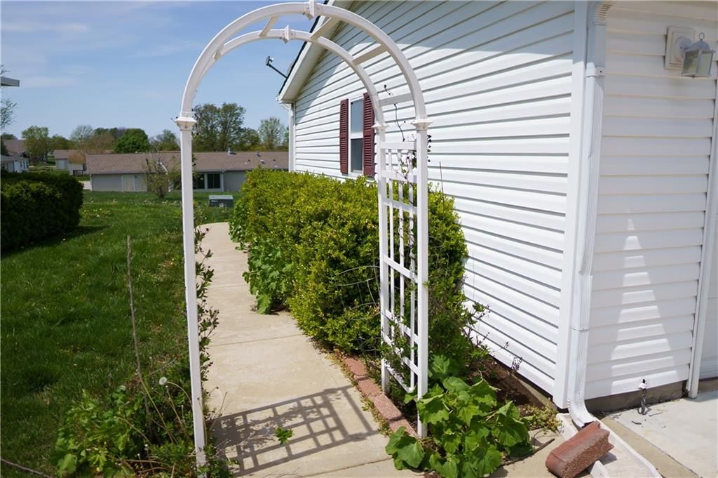 942 NE White Oak Lane — photo 39