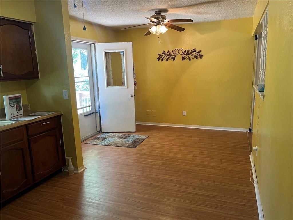 1804 S Oak Street — photo 5