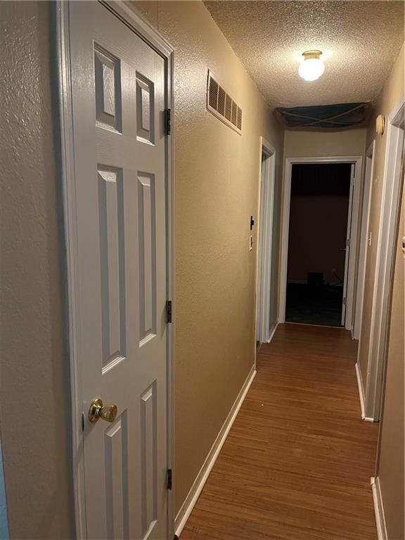 1804 S Oak Street — photo 7