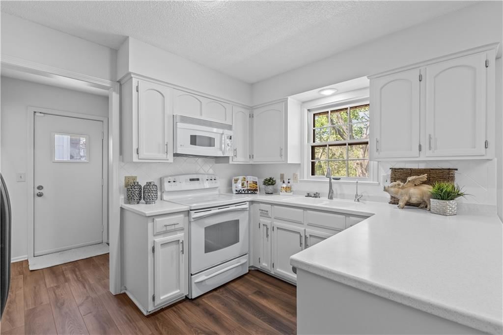 11819 Harrison Drive — photo 16