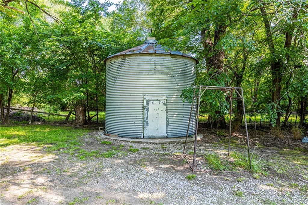 704 SE 30 Street — photo 16