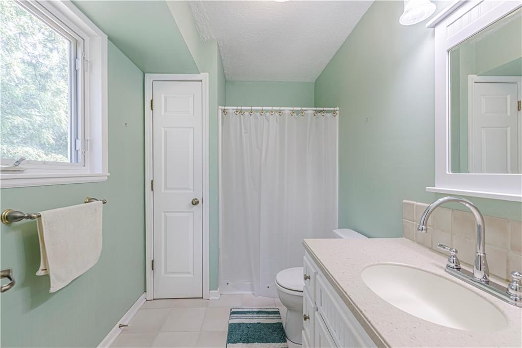 704 SE 30 Street — photo 28