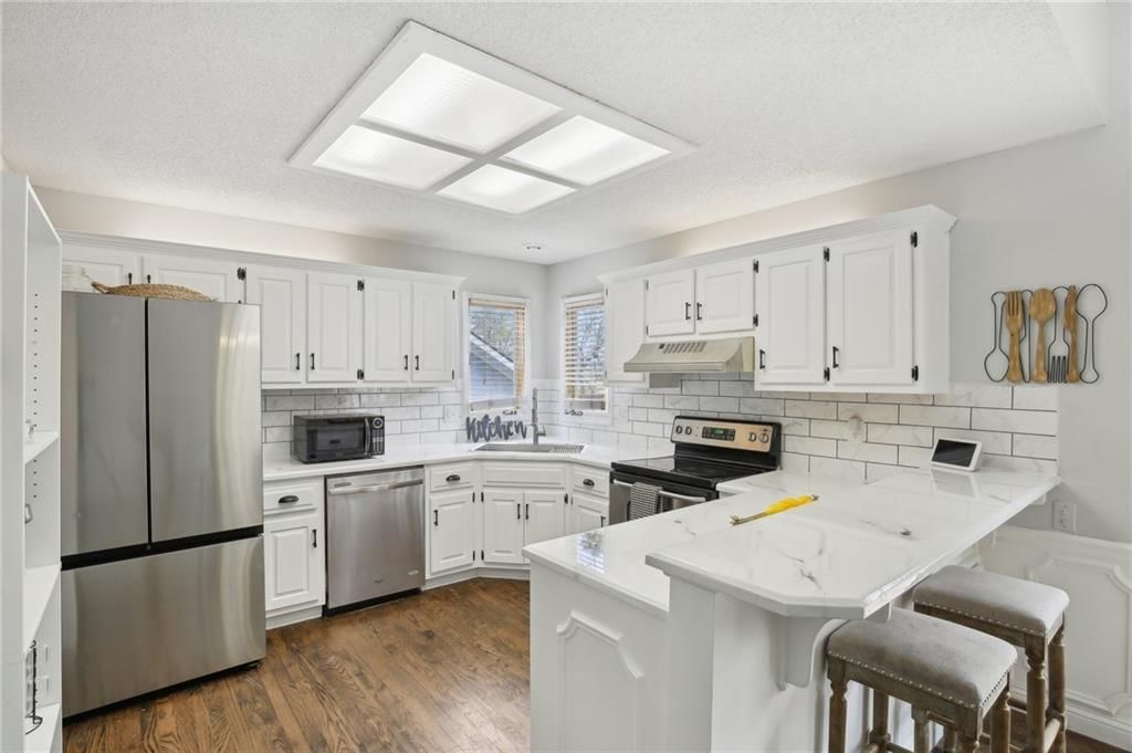 6410 Anderson Street — photo 8