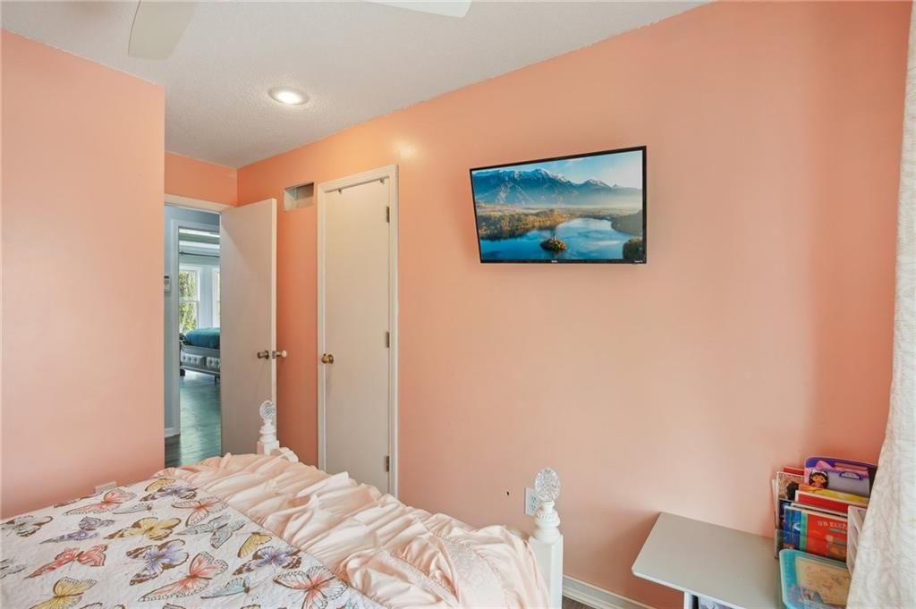 6410 Anderson Street — photo 10