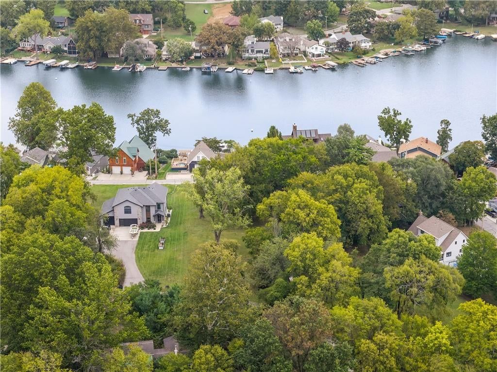 Photo 15 of 16 - 148 Beach Drive, Lake Tapawingo, MO 64015