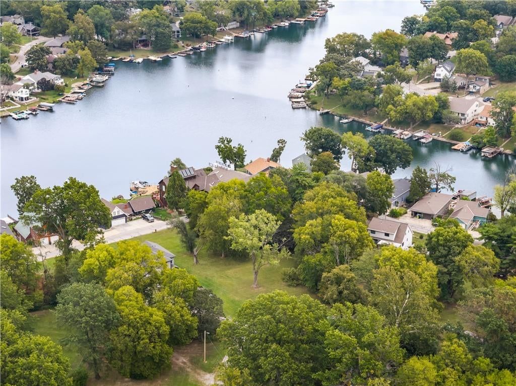 Photo 16 of 16 - 148 Beach Drive, Lake Tapawingo, MO 64015