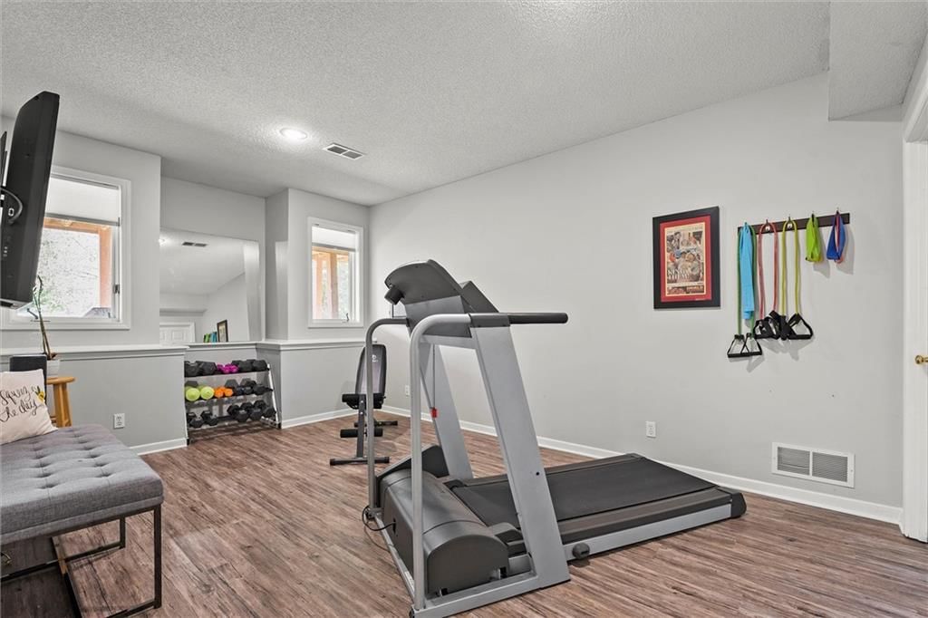 14735 Eby Street — photo 31