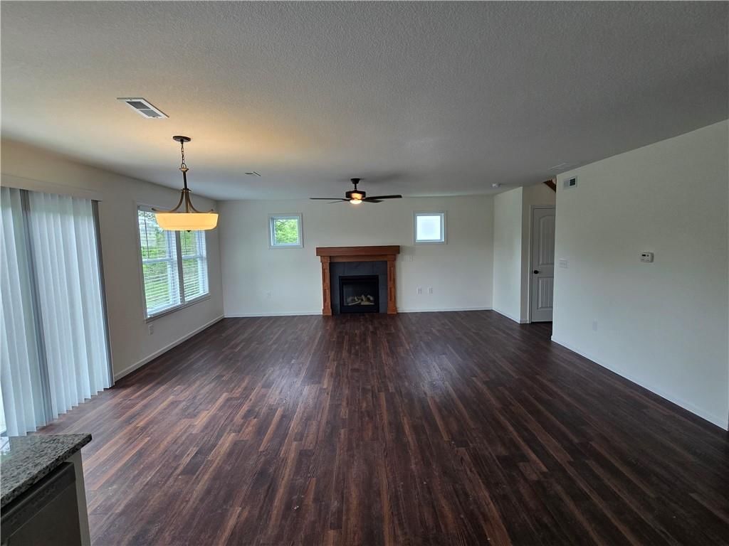 Photo 5 of 23 - 1608 Bluestem Drive