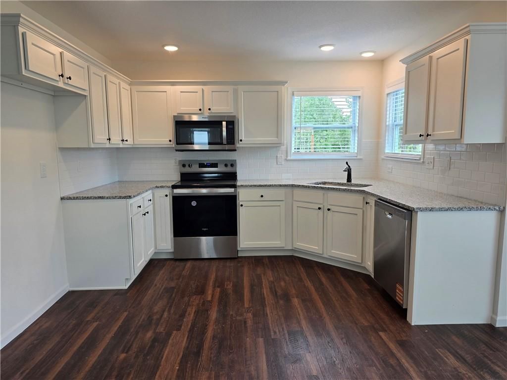 Photo 8 of 23 - 1608 Bluestem Drive