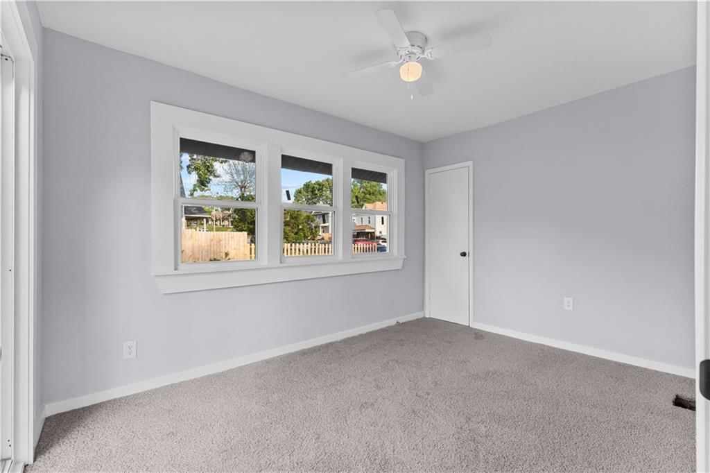 1052 Greeley Avenue — photo 8