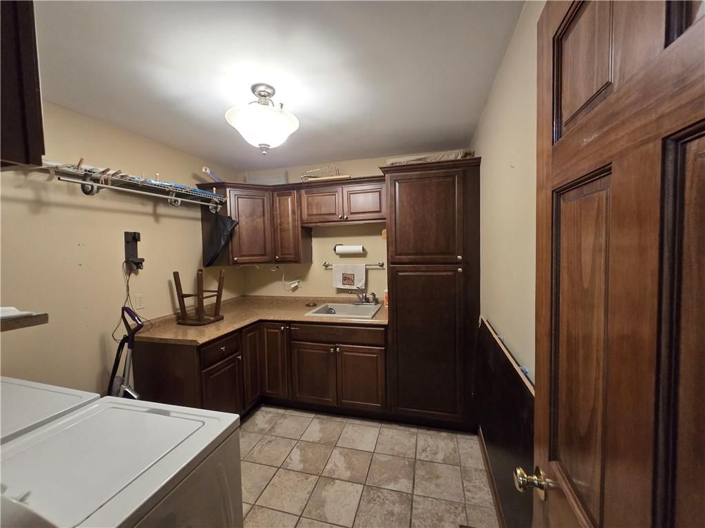 1502 Hillcrest Court — photo 32