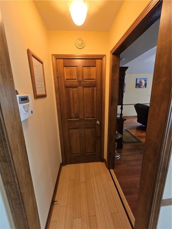 1502 Hillcrest Court — photo 35