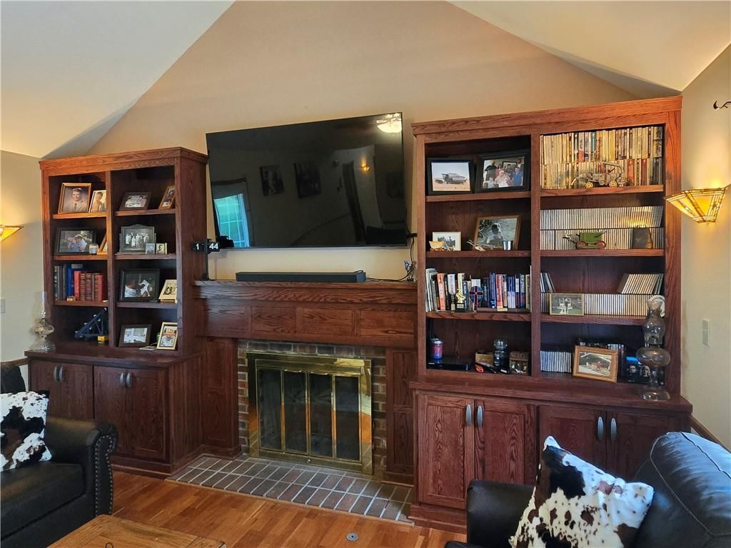 1502 Hillcrest Court — photo 38