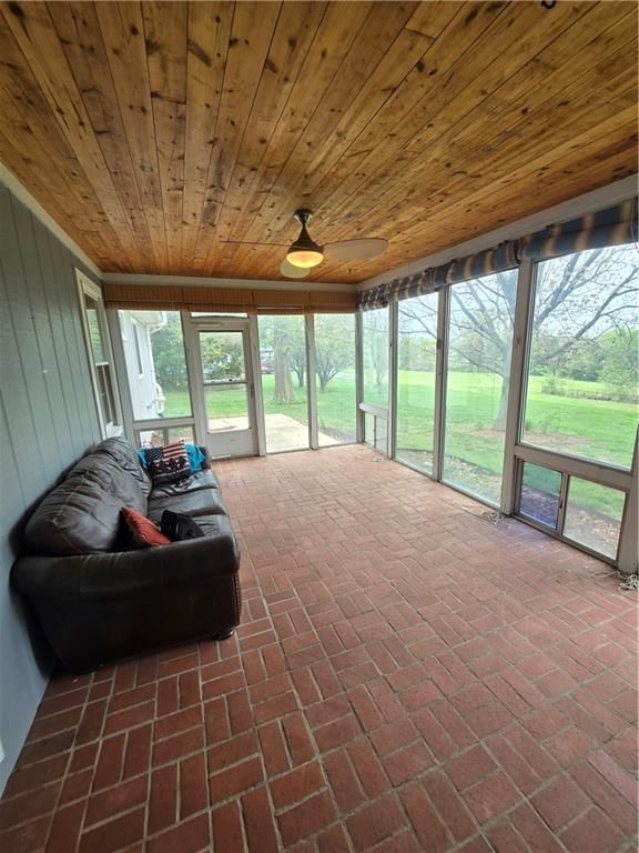 1502 Hillcrest Court — photo 40