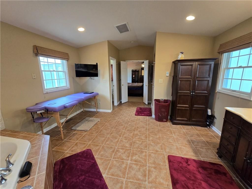 1502 Hillcrest Court — photo 51
