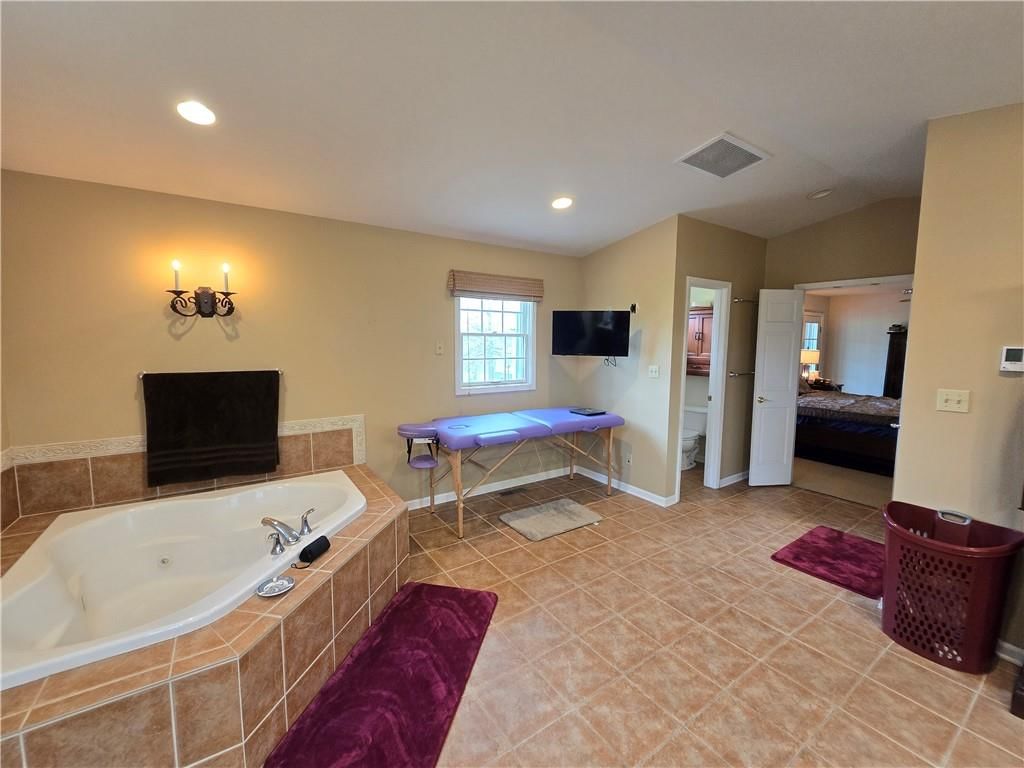 1502 Hillcrest Court — photo 52