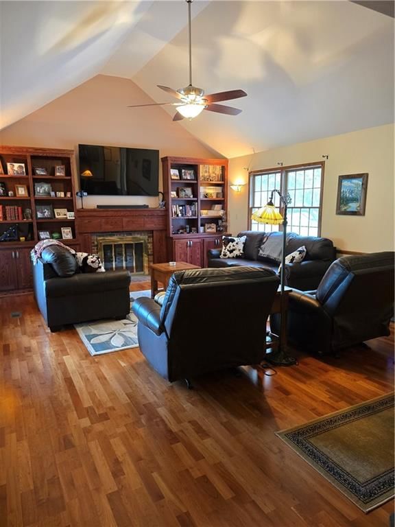 1502 Hillcrest Court — photo 54