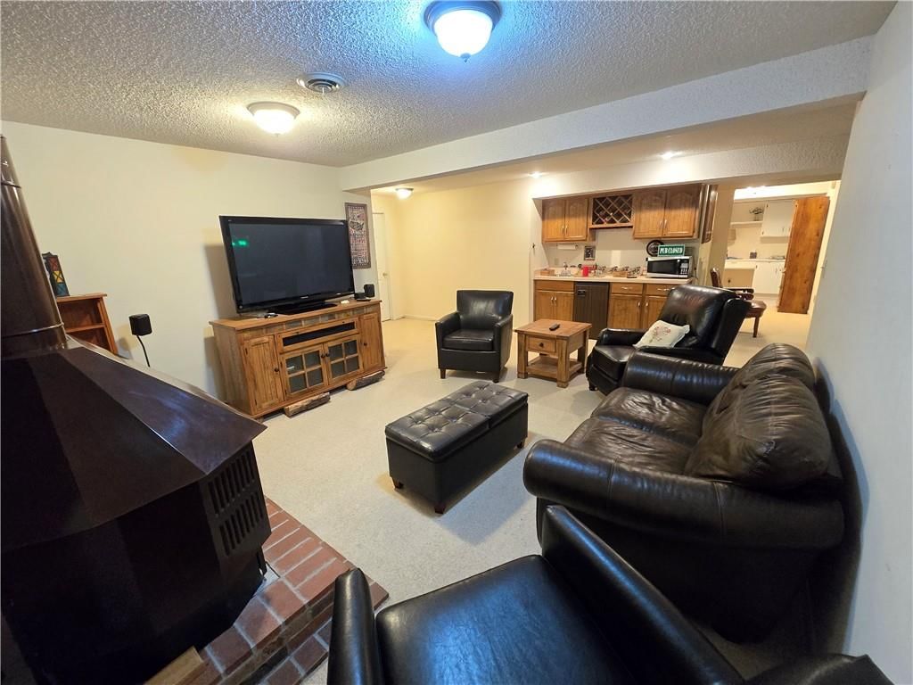 1502 Hillcrest Court — photo 70