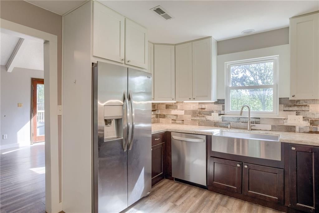 901 Dunwich Drive — photo 11
