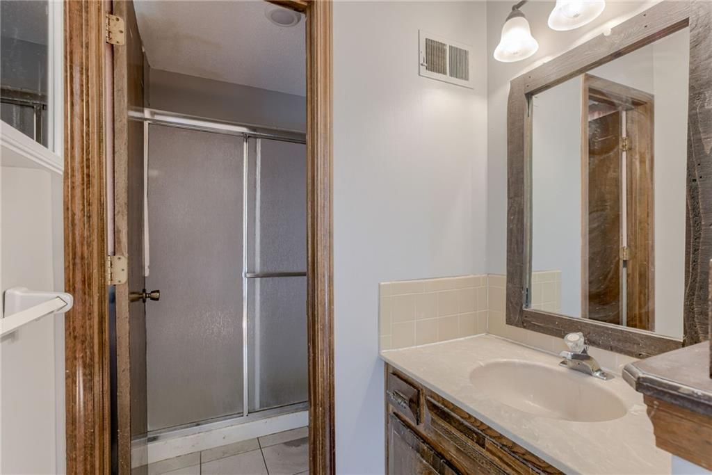 901 Dunwich Drive — photo 18